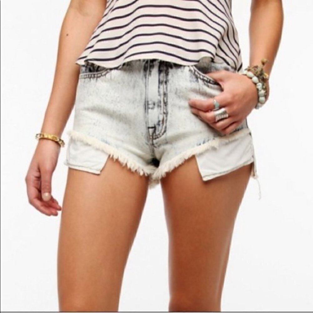 BDG Women's Lou Hi-Low Denim High Rise Acid Wash Shorts High Rise 100% Cotton